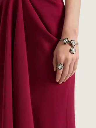 Armband „Deconstructed Crystals“ aus Metall und Kristallen