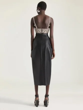 BH-Top aus Satin mit aufgestickten Perlen