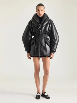 Bomberjacke in Sanduhrform mit Reißverschluss und Schalkragen aus Leder