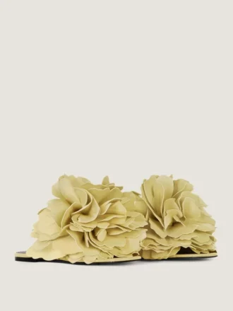 Boudoir-Pantoletten aus Leder mit Rosenblättern