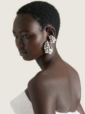 Crystal Pearl Clip-Ohrringe aus Metall, Kristallen und Perlen