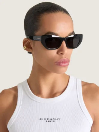 Givenchy Tape Earcuff aus Metall und Emaille