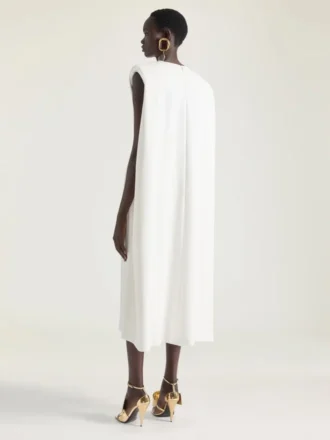 Kleid aus Crêpe Cady mit Cape