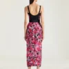 Kleid aus floralem Jacquard Kleid aus floralem Jacquard