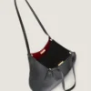 Kleine Facet-Tasche aus genarbtem Leder