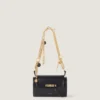Kleine Pout-Tasche aus Leder mit Glücksbringer-Kette