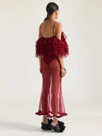 Langes Rüschenkleid aus ultrafeinem Strick