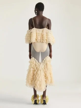 Langes Rüschenkleid aus ultrafeinem Strick