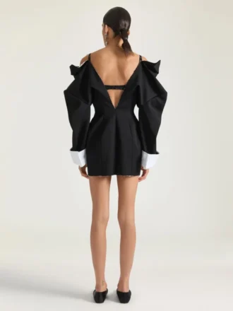 Mini-Kleid aus Wolle mit Schlitzen