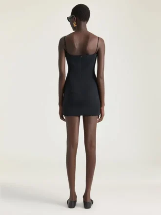 Mini-Kleid mit Schlitzen aus Crêpe Cady