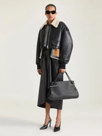 Kurze Fliegerjacke aus Leder und Lammfell