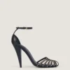 Sandalen mit Keilabsatz aus Leder mit Nieten Sandalen mit Keilabsatz aus Leder mit Nieten