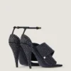 Sandalen mit quadratischem Absatz aus Satin mit Strass