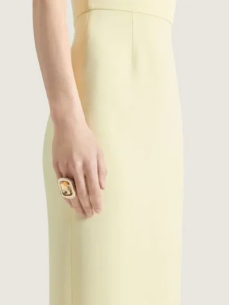 Skulpturaler Kristallring aus Metall und Kristall